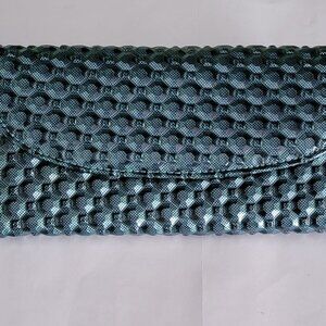 New Metropolitan Roselle Turquoise Honeycomb Wallet 5 Compartments NWT